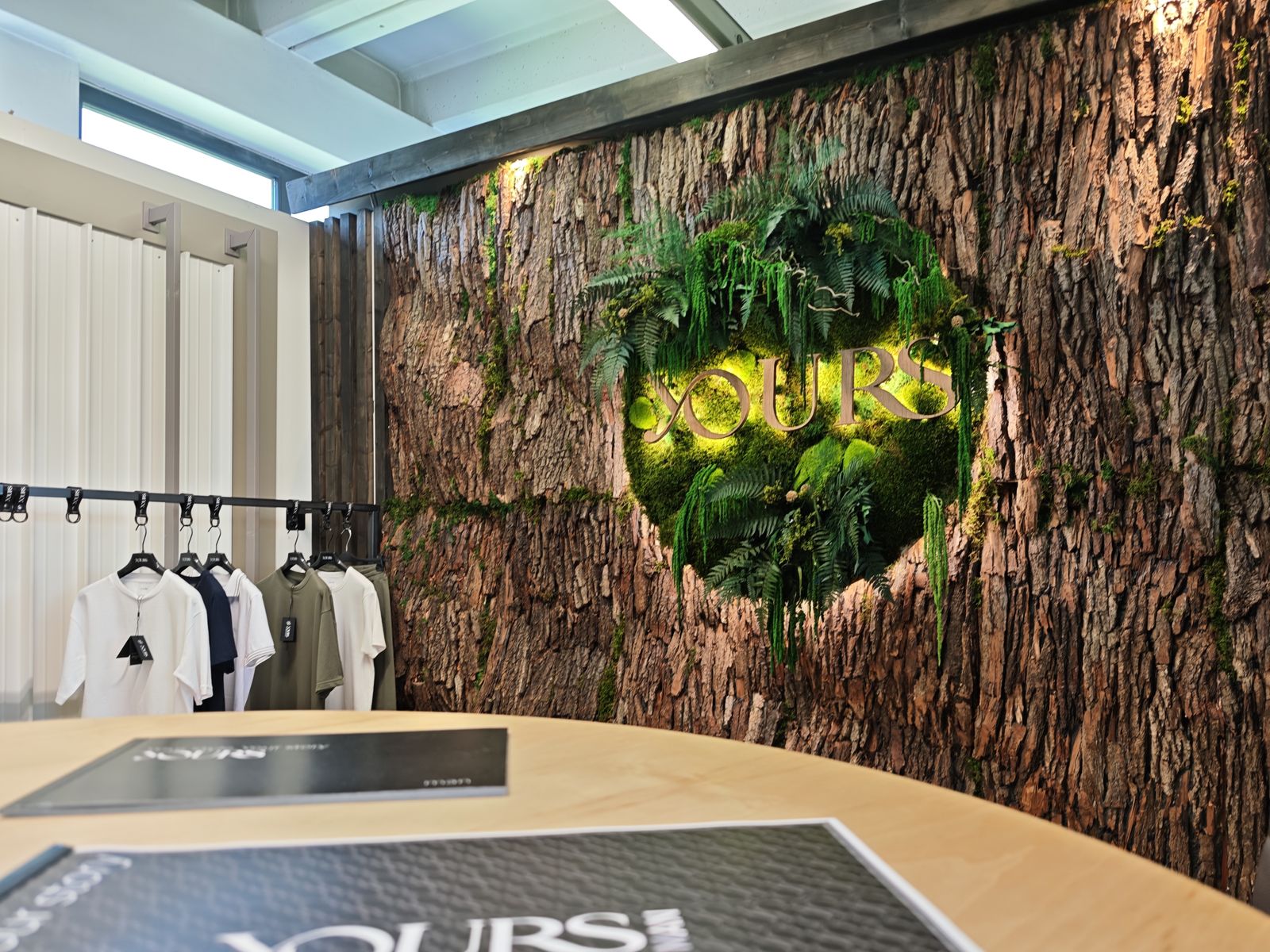 Showroom Yours by Maglificio BM